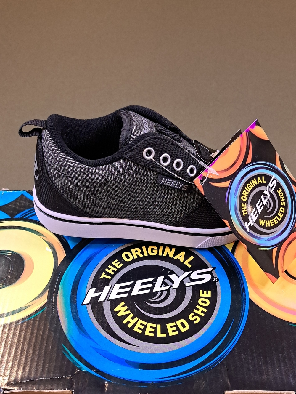 Heelys Pro 20 Sneaker - Color: Black / Grey - Size: 13C Youth